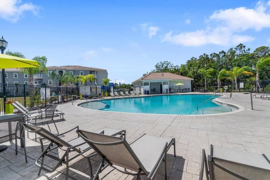 Elegant 2 Bedroom/2 Bath Condo With All Amenities Мелбърн Екстериор снимка