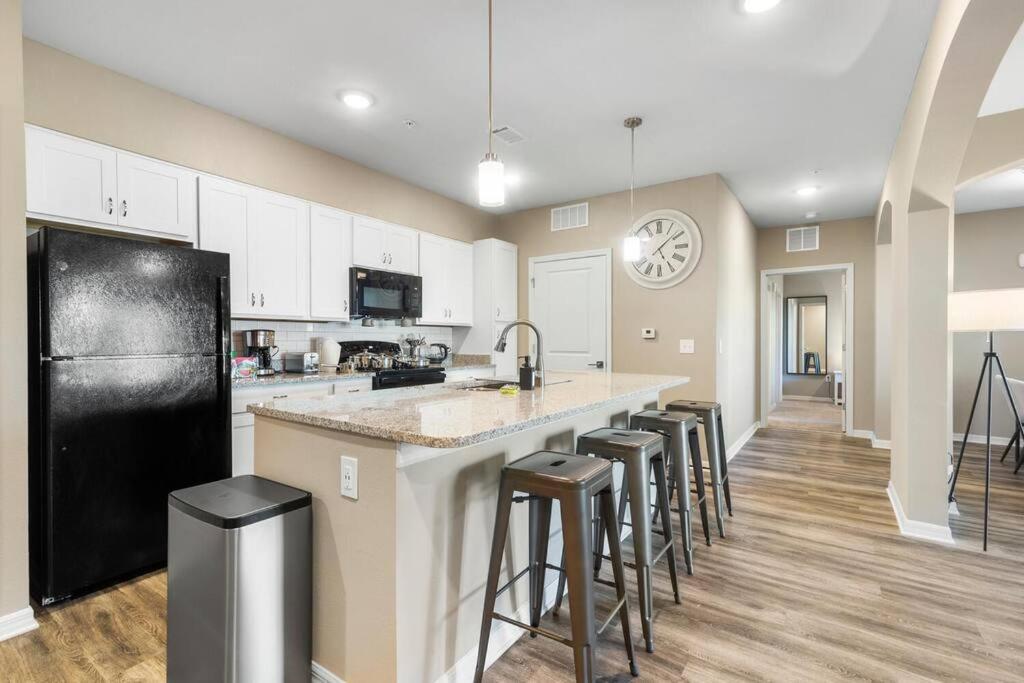 Elegant 2 Bedroom/2 Bath Condo With All Amenities Мелбърн Екстериор снимка