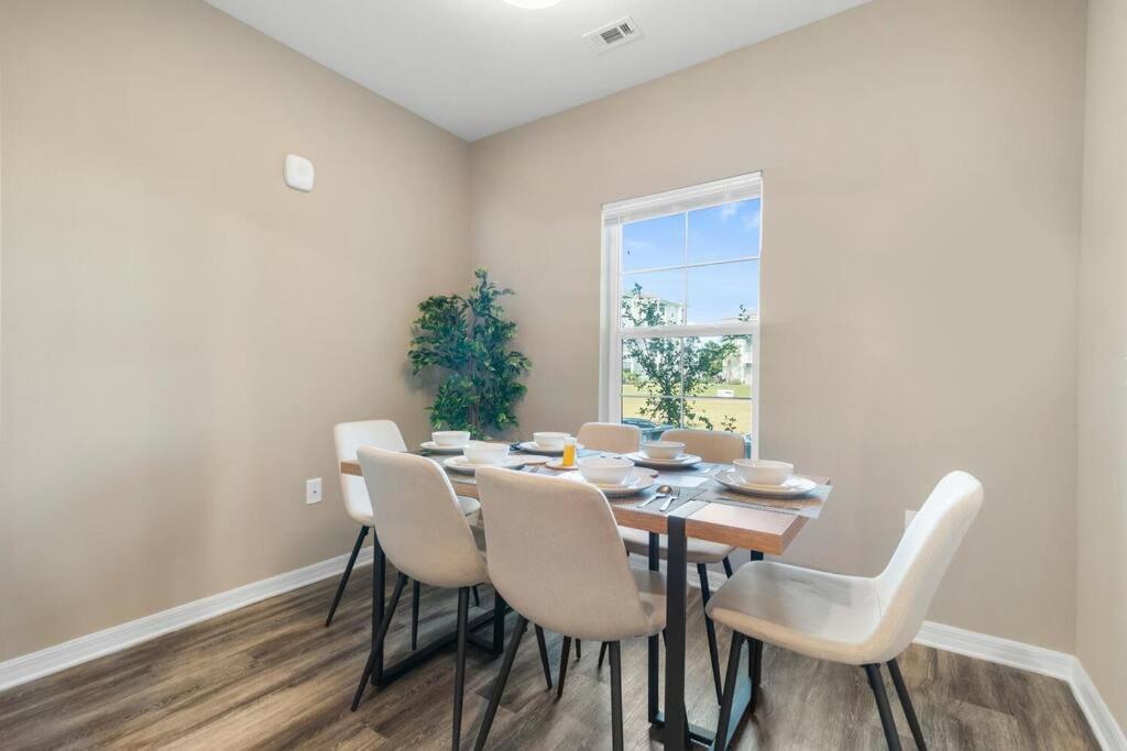 Elegant 2 Bedroom/2 Bath Condo With All Amenities Мелбърн Екстериор снимка